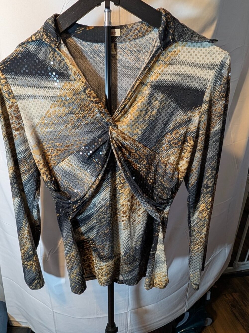 Reba Size Med Womens Long Sleeve Embellished animal print top